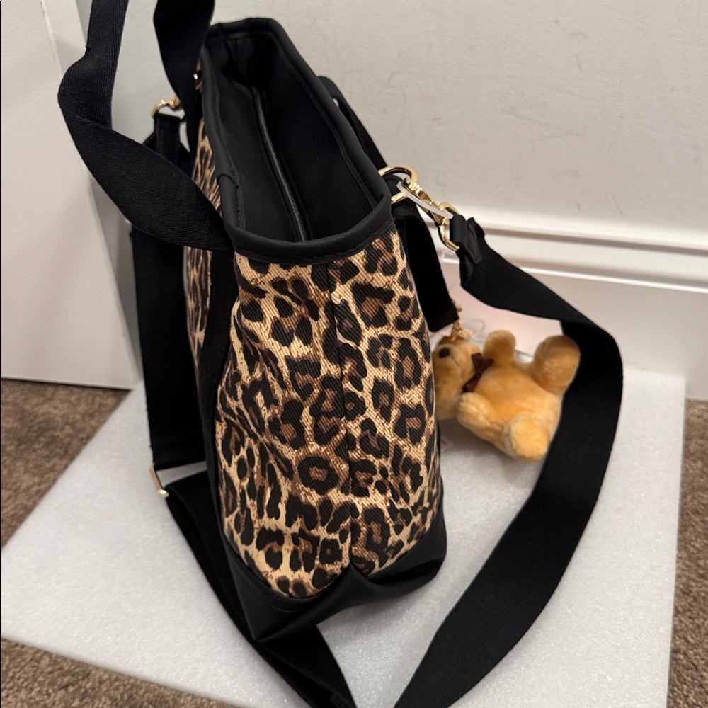 BETSEY JOHNSON Leopard Print Tote Bag with Heart Accent- NWT - Picture 4 of 8